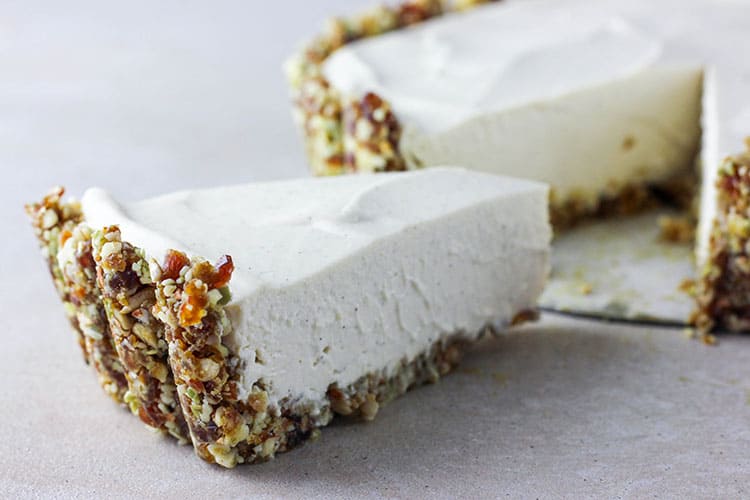 Lime and vanilla vegan cheesecake. 