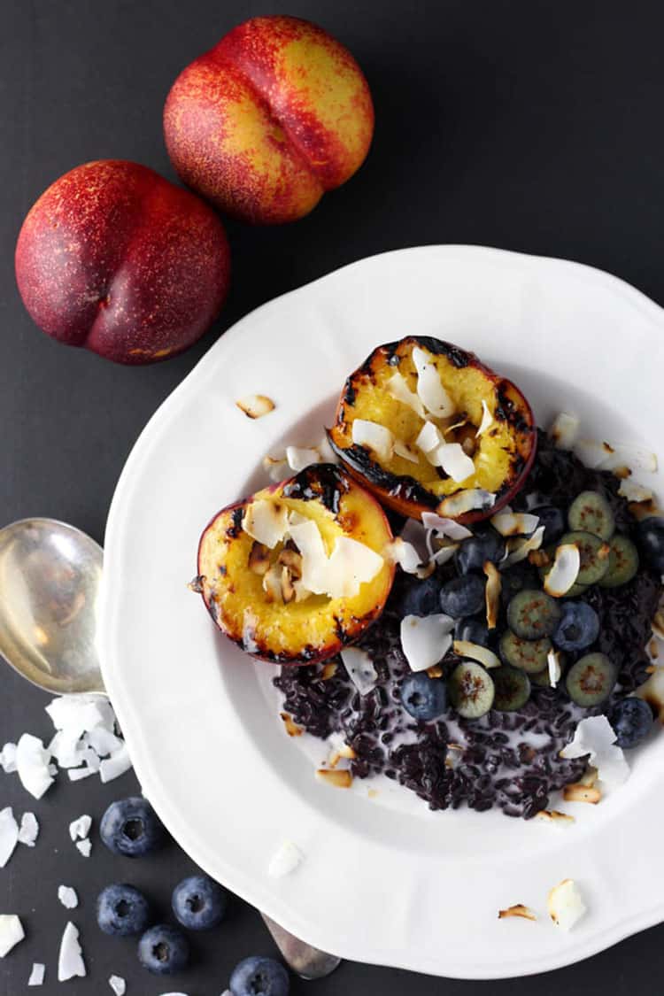 Black rice pudding with grilled nectarine. 