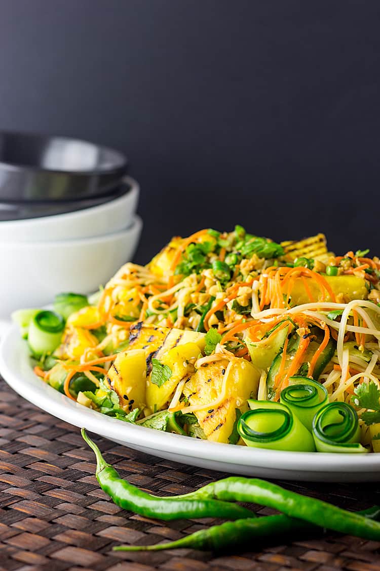 Thai noodle salad with grilled pineapple (vegan and gluten free). 