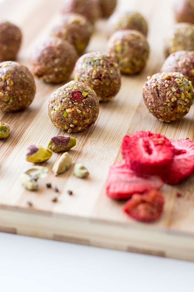 Pistachio, cardamom and strawberry bliss balls (vegan and gluten free). 