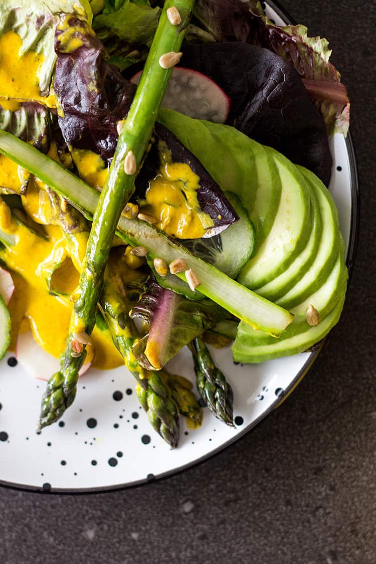 Asparagus salad with turmeric tahini dressing (vegan and gluten free). 