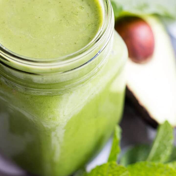 Avocado and mint green smoothie (vegan and gluten free).