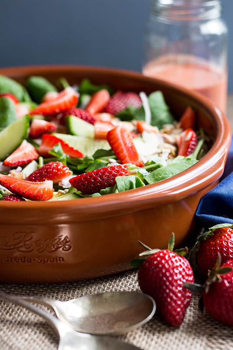 Rocket and strawberry salad with balsamic strawberry vinaigrette (vegan and gluten free). 