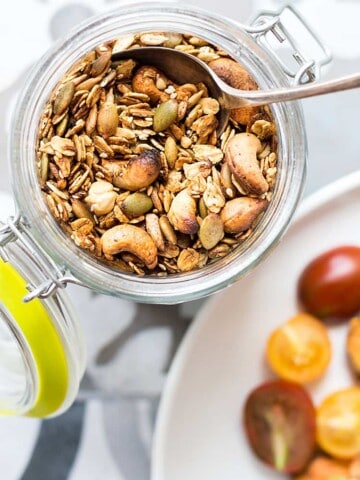 Savory granola with chilli and fennel (vegan and gluten free).