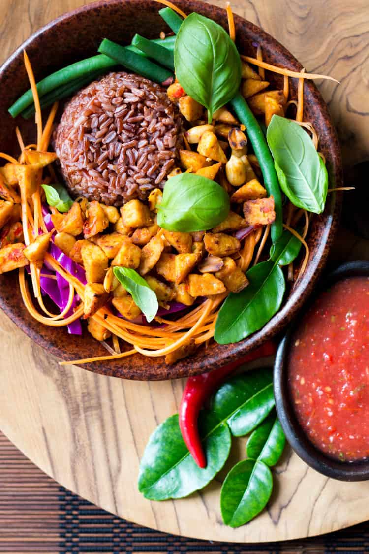 Bali bowl with tempeh, peanuts and tomato sambal (vegan and gluten free).