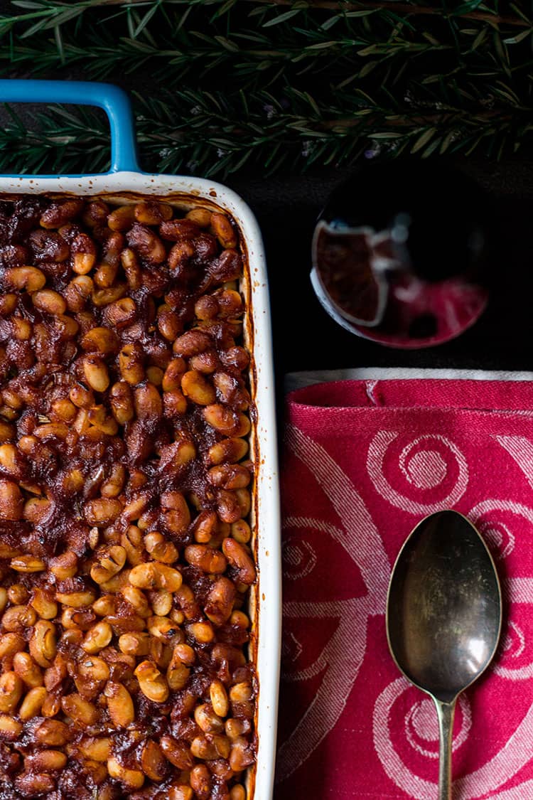 Stout baked beans with rosemary (vegetarian). 