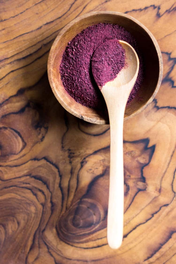 Raw beetroot powder. 