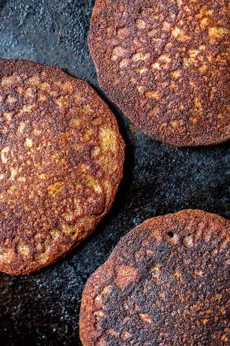 Buckwheat pikelets in the skillet. 