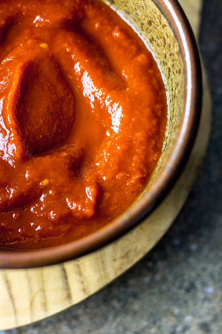 Quick and easy smoky tomato sauce (refined sugar free). 