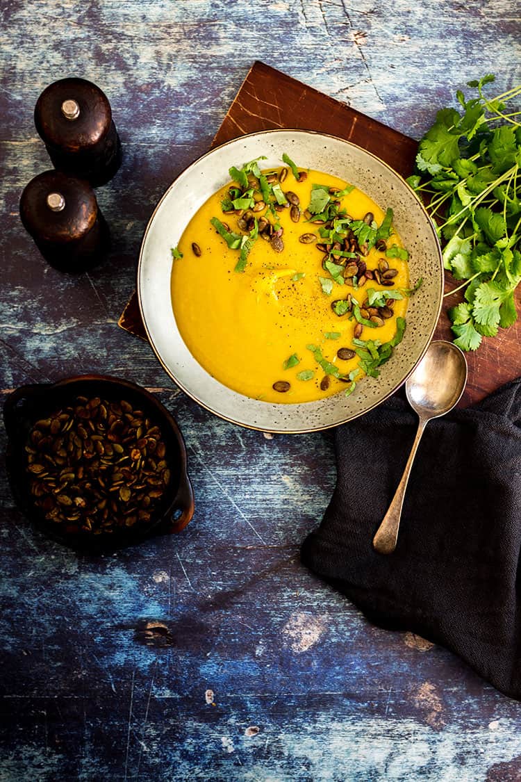 Sweet potato soup with tamari pumpkin seeds (vegan and gluten free). 