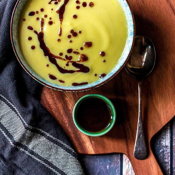 Saffron-infused cauliflower soup with sumac oil