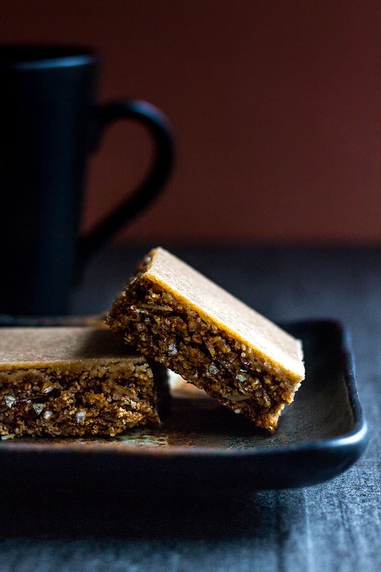 Coffee granola slice (vegan and gluten free). 