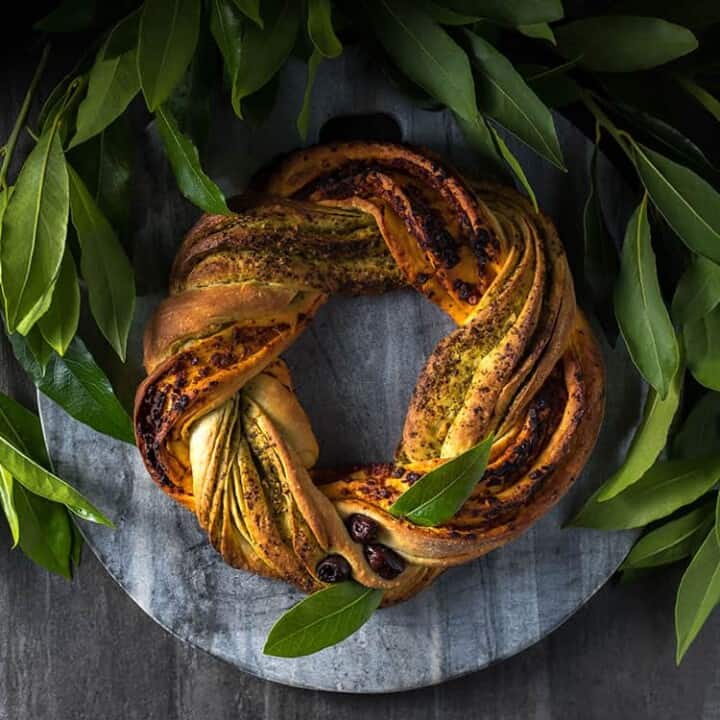 Christmas bread wreath with pesto